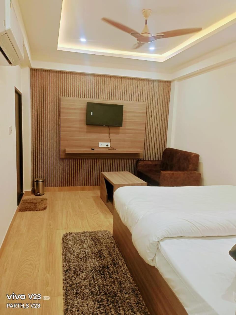 Hotel Abhinandan Ayodhya Exterior foto
